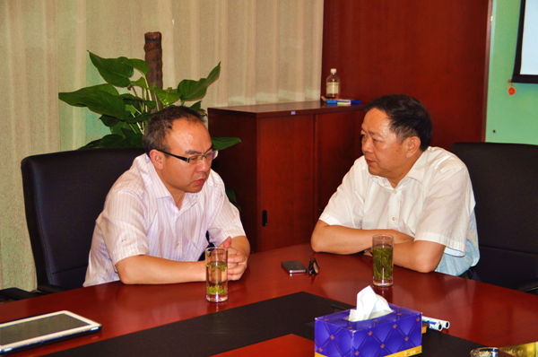 饶玉华会长拜访饶洪桥宗亲